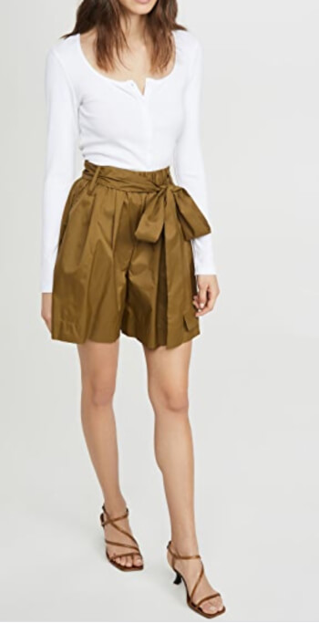 9 Pairs of Shorts for Older Women That Are a Total Fashion 'Do'