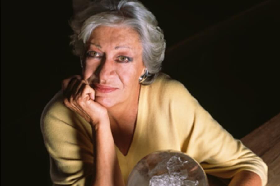We Say Goodbye to Elsa Peretti, a Genius of Design and Tiffany’s Star Jeweler